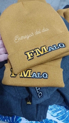 GORROS DE LANA CON LOGO BORDADO en internet