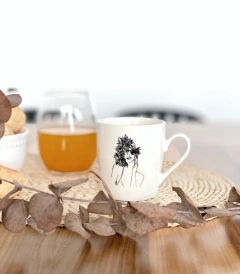 TAZA DE PORCELANA "NELA"