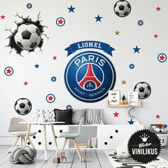 Futbol escudo pared rota PSG pelotazo cuartos infantiles