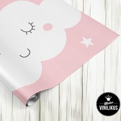 Vinilo infantil Guarda nubes 025 Nubes con carita rosa