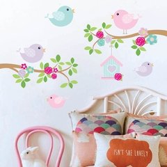 Vinilo pajaritos, ramas y casita rosa pastel - comprar online