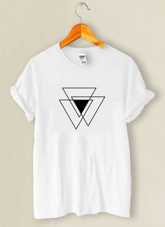 Camiseta Triângulos Invertidos - comprar online