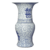 Vaso clássico em porcelana chinesa branca e azul (24 x 38 x 24 cm)