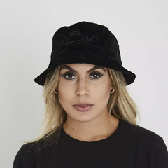 Bucket Plush Preto na internet