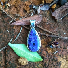 Dije de plata y charoita