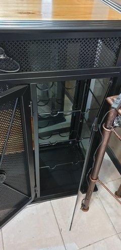 BAR CON LUCES, COPERO, BODEGA Y ESTANTES DE 1,22 x 0,42 x 1,96 de alto. en internet