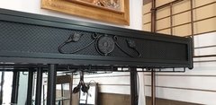 Imagen de BAR CON LUCES, COPERO, BODEGA Y ESTANTES DE 1,22 x 0,42 x 1,96 de alto.