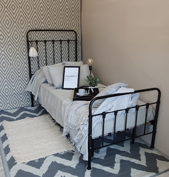 CAMA EN HIERRO MODELO MANITOS