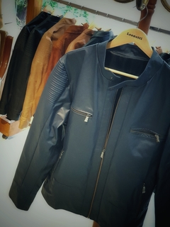 CAMPERA CUERO AZUL