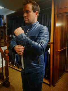 CAMPERA CUERO AZUL en internet