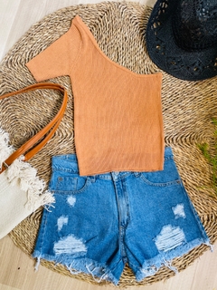 Imagen de MUSCULOSA TEJIDA UN HOMBRO