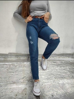 JEAN MOM CON ROTURAS - comprar online