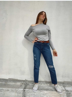 JEAN MOM CON ROTURAS - ABAKA