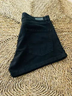 SHORT MOM NEGRO en internet