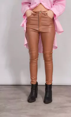 PANTALON ENGOMADO CLASICO