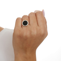 Round-shaped Onyx Ring - buy online