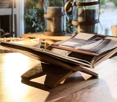 Portalibros de madera tallada - comprar online