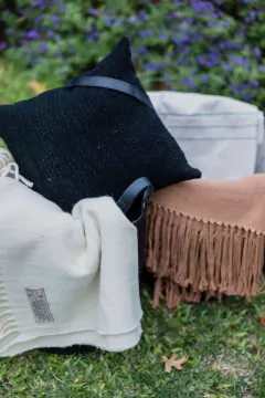 Porta Maceta Cuero Negro - comprar online