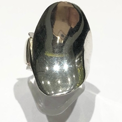 Anillo de plata italiana en forma de ovalo ondulado nro. 18