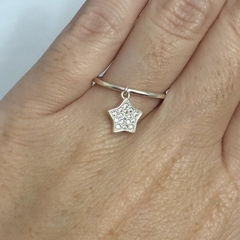 Anillo cinta lisa de plata con estrella microengarzado colgante nro. 11 / 15 en internet