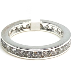 Anillo sin fin de plata italiana con cubics transparentes nro. 15
