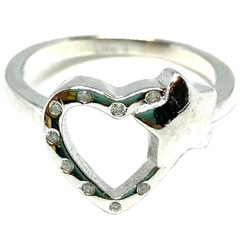 Anillo corazon con cubics transparentes y estrellita de plata rodinada nro. 12