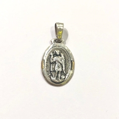 San expedito de plata y oro ovalado con cierre bulgari 3 cm alto x 1,5 cm ancho en internet