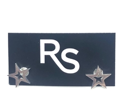 Aro estrellitas de acero blanco caladas 1 cm x 1 cm
