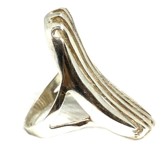 Anillo ovalo con lineas caladas de plata italiana 3 cm x 1,7 cm nro. 12 - comprar online
