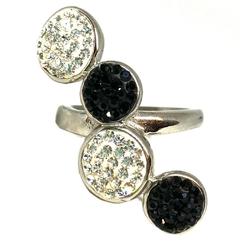 Anillo circulos en degrade en diagonal con cubics color blanco y negro