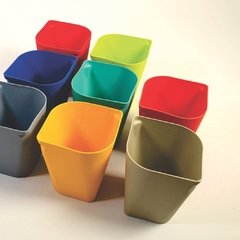 Cesto papelero Pétalo, plástico, 17 litros. Colores