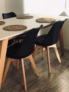 Imagen de Mesa Escandinava + 4 sillas TULIP