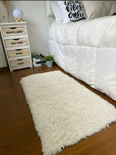 Alfombra pelo medio pequeña