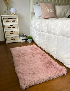 Alfombra pelo medio pequeña