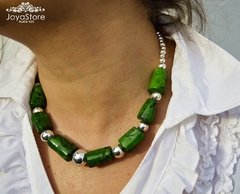 COLLAR DE PLATA Y CORAL VERDE - comprar online