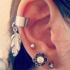 AROS CUFF CON PLUMA en internet