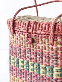 CESTO PERUANO ALTO CON TAPA Y MANIJA - Sekkei Decor