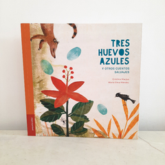 Tres huevos azules