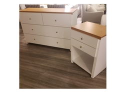 Comoda y mesa de luz