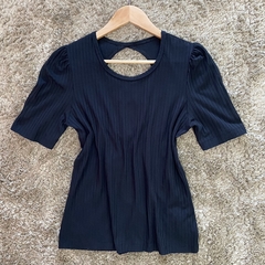BLUSA CANELADA PRETA