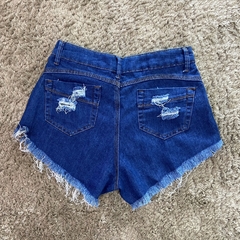 SHORT JEANS ESCURO DESTROYED - comprar online