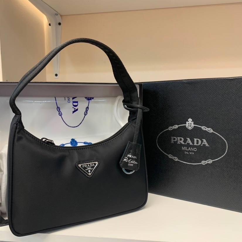 prada 2000 nylon mini bolsa price