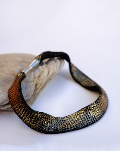 Collar LARIAT corto negro-oro - comprar online