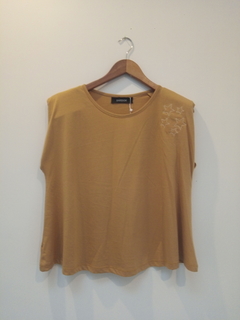 Remera NASA camel