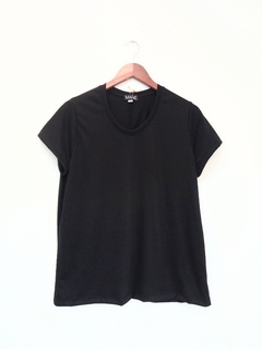 Remera LILA negro