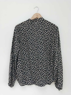 Camisa MAO flores - comprar online