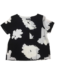 Blusa CUADRADA manchas blanca y negra en internet