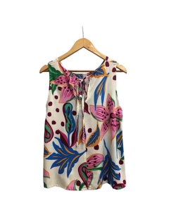 Blusa MARU flor fondo crudo - comprar online
