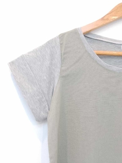 Blusa CARICIA gris verde - comprar online