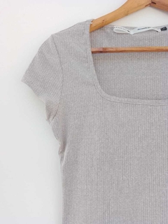 Remera ALFILER gris en internet